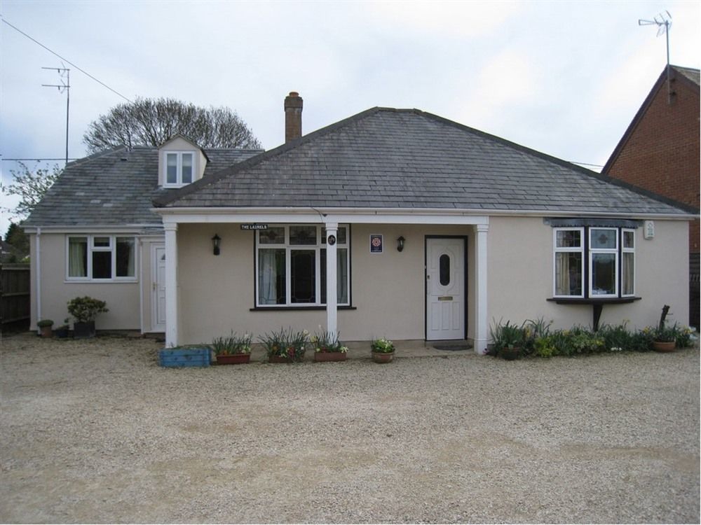 Laurels Guesthouse Witney Exterior foto