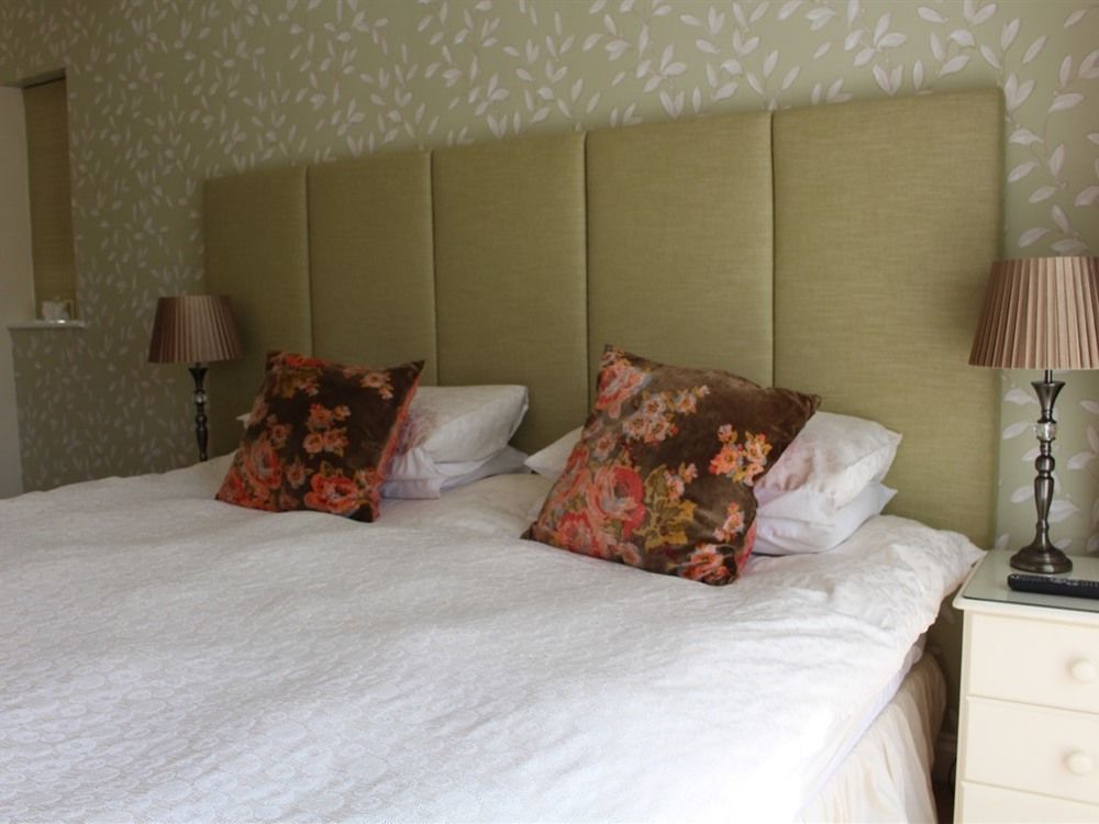 Laurels Guesthouse Witney Exterior foto