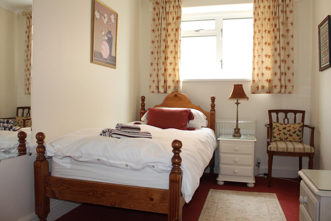 Laurels Guesthouse Witney Exterior foto